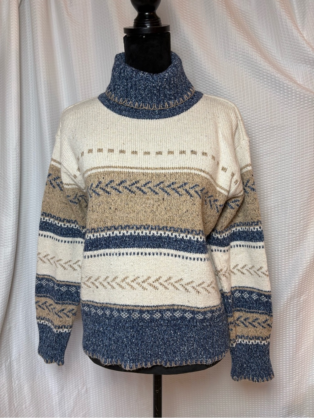 Liz Claiborne VTG Women’s Turtle Neck Nordic-Inspired Pattern Sweater Size M